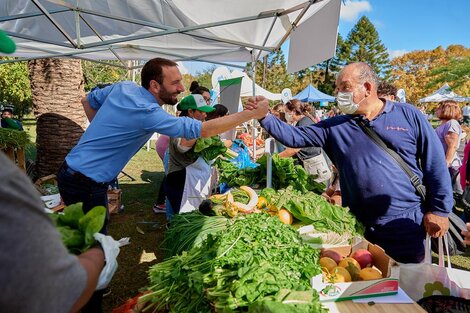 Iniciativa del Municipio de Hurlingham para llevar alimentos a precios accesibles a los vecinos