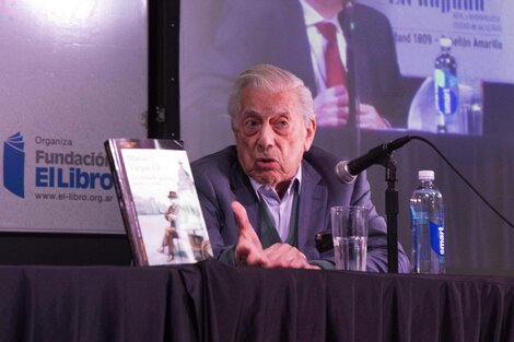 Mario Vargas Llosa, el polémico Premio Nobel de Literatura, habló ante unas mil personas. 