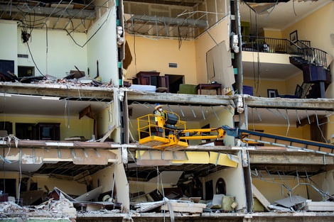 Cuba: ya son 43 las personas fallecidas por la explosión del hotel Saratoga en La Habana