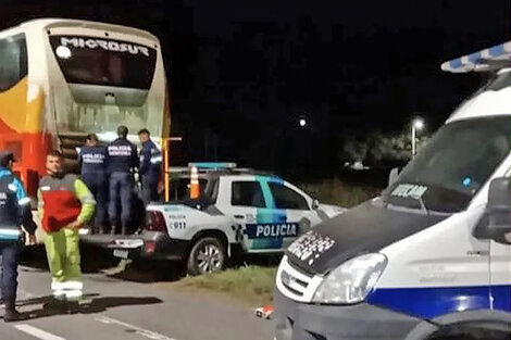 Dos micros de larga distancia fueron atacados a balazos en la ruta 2