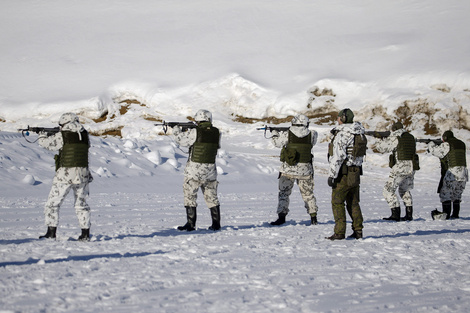 Ejercicios militares de fuerzas finlandesas cerca de la frontera rusa.