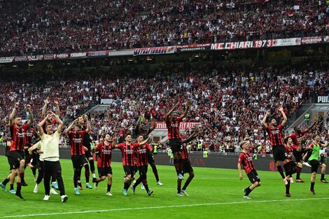 Milan e Inter ganaron y postergaron la definición de la Serie A de Italia