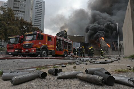 Impactante incendio en Dock Sud