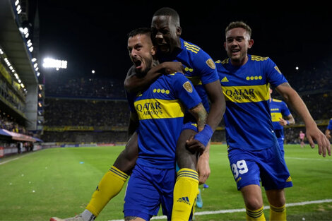 Darío Benedetto tras marcar el 2 a 0 ante Always Ready por la cuarta fecha del grupo E.