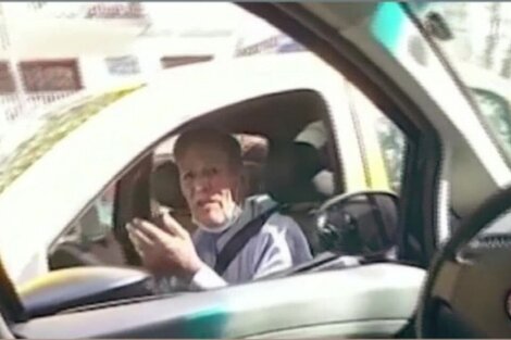 El taxista fue filmado tras haber protagonizado el accidente. Imagen: Canal 9