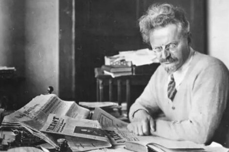 Se publica "La fuga de Siberia en un trineo de renos", de León Trotsky 