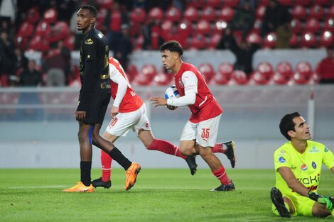 Copa Sudamericana: Independiente se hizo fuerte de local y sueña