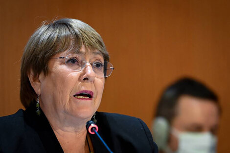 Michelle Bachelet empezó su visita a China con una reunión con el canciller Wang Yi 