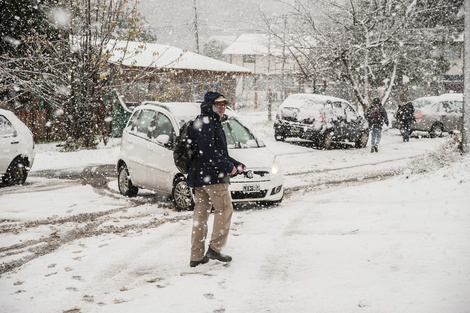 Bariloche se tiñó de blanco con su primera nevada 