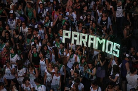 Docente denunció que la echaron de un colegio porteño por asistir al 8M: "Fue una medida disciplinatoria"