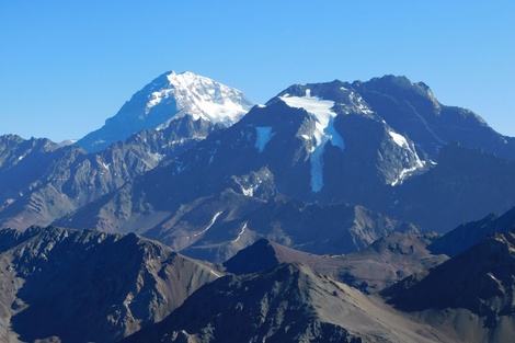 Mendoza: murió un andinista mientras intentaba escalar un cerro en Las Cuevas