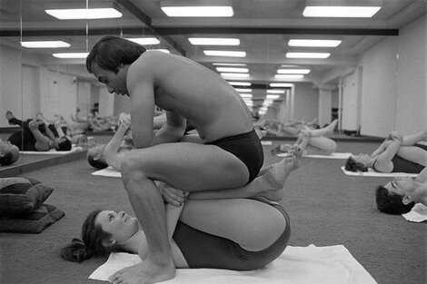 Desde 2013, se acumularon denuncias por abuso sexual contra Bikram Choudhury, que se presenta como el creador del Bikram Yoga.