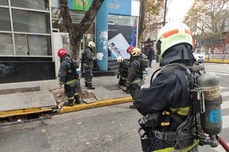 Evacuaron dos edificios por un escape de gas en Palermo. Imagen: @EmergenciasBA. 