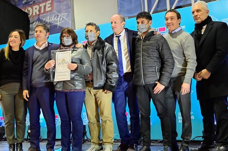 Insaurralde y Kicillof en Lomas de Zamora: inauguraron una escuela y entregaron escrituras