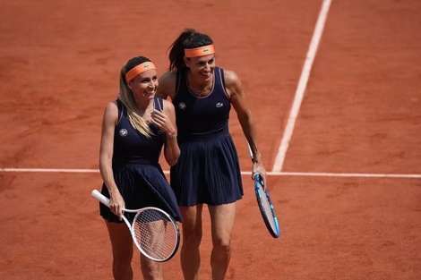 Gabriela Sabatini y Gisela Dulko cayeron en la final del torneo de Leyendas de Roland Garros