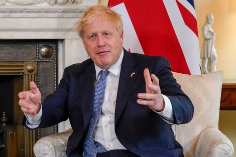 Boris Johnson superó el voto de confianza, pero quedó debilitado