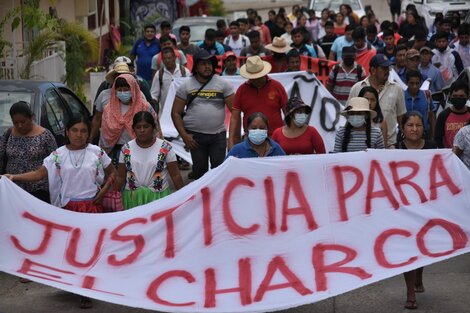 Viudas, sobrevivientes y referentas de las comunidades marcharon en Ayutla de los Libres