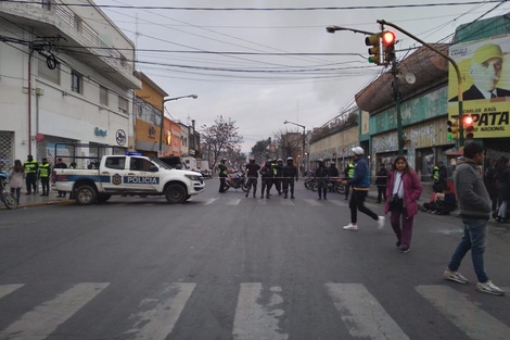 Salta: un incendio de gran magnitud destruyó comercios en la capital