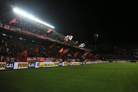 Una multitud de Newell's esperó a Messi en el Coloso pero finalmente no apareció