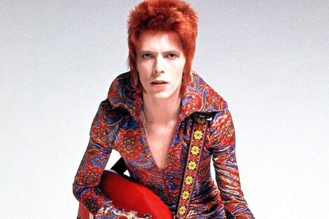 ¿David Bowie o Ziggy Stardust? Los límites entre artista y obra se confundieron en la época.