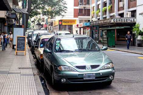 Cambia el sistema de estacionamiento en  CABA: cómo registrarse para no pagar y qué requisitos hay que cumplir