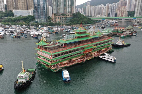 El restaurante flotante más grande del mundo se hundió en el mar 