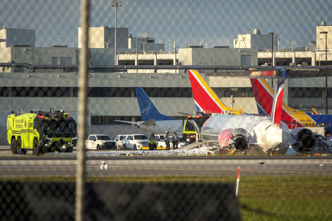 Así quedó el avión que se incendió en Miami.