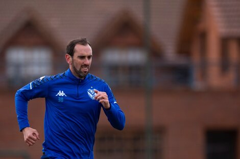 El uruguayo Godin ya llegó a Vélez