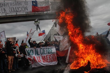 Trabajadores de la mayor empresa de cobre del mundo iniciaron un paro en Chile