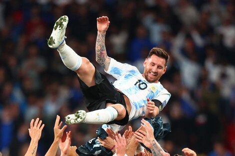 Messi, capitán de la Selección, en plena vigencia.