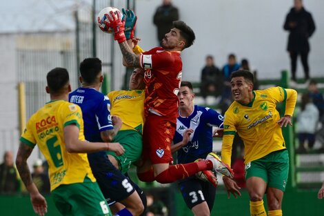 Liga Profesional: Defensa y Vélez empataron 1 a 1 en Varela