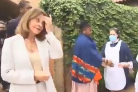 El incómodo momento de la vicepresidenta saliente de Colombia al dejar la residencia oficial