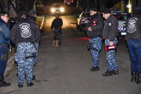 La zona perimetrada por la policía de San Luis, anoche, en el lugar donde el denunciante supuestamente depositó el cadáver de Guadalupe.