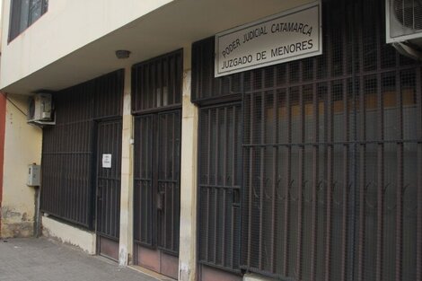 Denunció que los directivos revictimizaron a su hija en la escuela