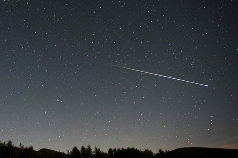 Antes de que salga el sol es el mejor momento para apreciar la lluvia de estrellas. Imagen: EFE. 