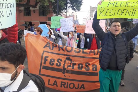 Los residentes ya se movilizaron junto con los médicos de APROSLAR y seguirán adelante con sus reclamos.