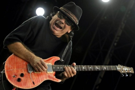 Carlos Santana se desmayó en pleno show y preocupó a los fanáticos