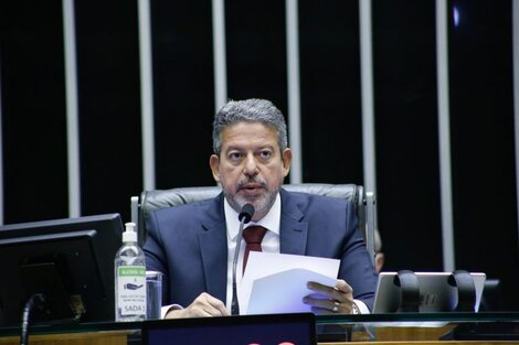 Brasil | Presidente de la Cámara de Diputados posterga votación de proyecto que crea beneficios sociales a pocos meses de las elecciones, por falta de cuórum  