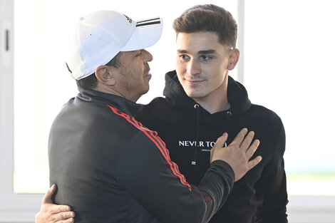 Julián Álvarez y Marcelo Gallardo, durante la despedida de la "Araña" (Fuente: Prensa River)