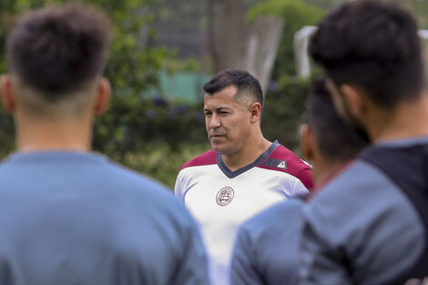 Lanús despidió a Jorge Almirón tras la eliminación en la Sudamericana