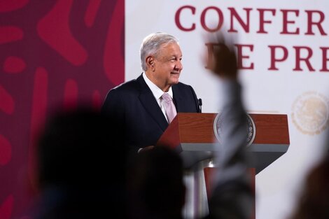 México | López Obrador critica al gobernador de Texas por autorizar que fuerzas de seguridad estatales retornen migrantes indocumentados a la frontera