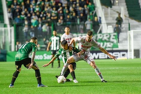 Unión fue más efectivo y así se llevó un gran triunfo del estadio Florencio Sola