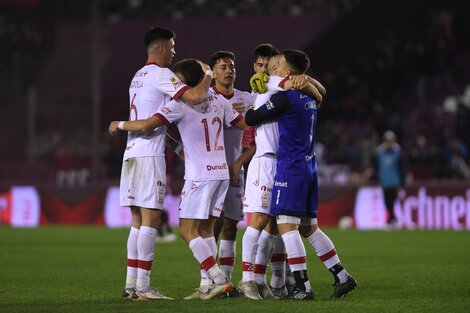 Liga Profesional: Huracán dio la nota en La Fortaleza y sube