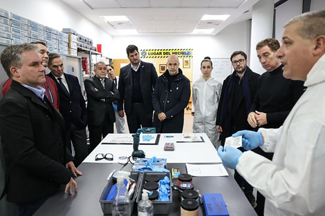 La invitación a Burzaco fue al Laboratorio de la Policía Científica. Estuvo, D'Alessandro, el senador Luis Juez (otro punto para Larreta); Santilli; Pichetto y De Marchi.