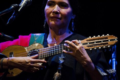 Luzmila Carpio, embajadora de la cultura indígena.