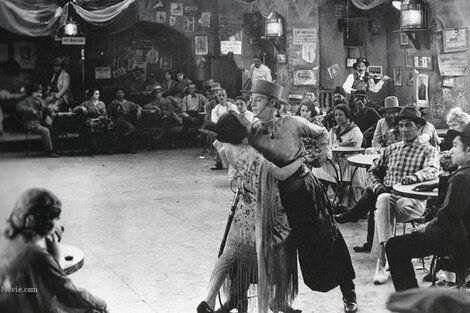 Rodolfo Valentino bailando tango, demostrando que el tango te espera en cualquier lugar del mundo