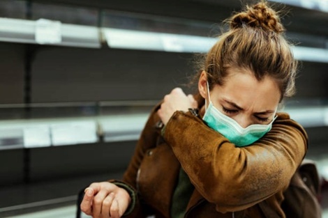 Para aliviar la tos postcovid pueden tomarse medicamentos de venta libre, pero lo aconsejable en todos los casos, es consultar al médico y no automedicarse. (Foto: Pixabay)