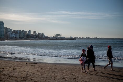 La incertidumbre económica aleja a los turistas de la costa