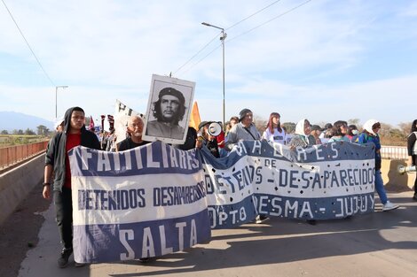 Marcha 39 a 46 años de los apagones en Ledesma 