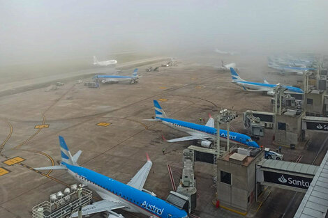 Más de un centenar de vuelos afectados entre Ezeiza y Aeroparque por la niebla